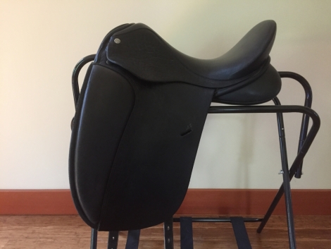 Tack ID: 567040 Ryder Dressage Saddle, Lux model, 17 inch seat, Wide - PhotoID: 151512 - Expires 03-May-2024 Days Left: 72