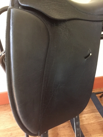 Tack ID: 567040 Ryder Dressage Saddle, Lux model, 17 inch seat, Wide - PhotoID: 151513 - Expires 03-May-2024 Days Left: 65