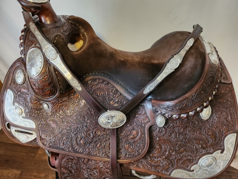 Tack ID: 567767 Vintage Victor Custom Tack Sterling Show Saddle - PhotoID: 152040 - Expires 25-May-2024 Days Left: 94