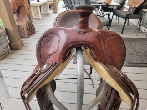 Tack ID: 567838 Clinton Anderson Saddle with Horn. Price Reduced! - PhotoID: 152138 - Expires 23-Jun-2024 Days Left: 115