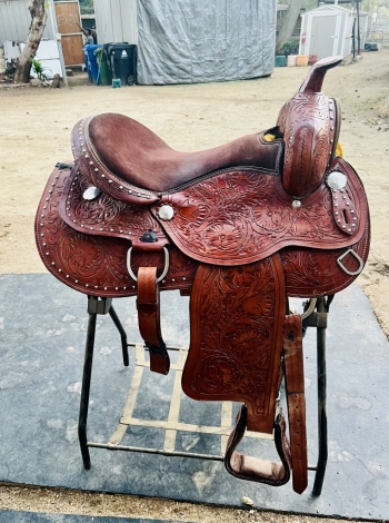 Tack ID: 568120 Western Pleasure saddle for sale - PhotoID: 152513 - Expires 08-Apr-2024 Days Left: 34
