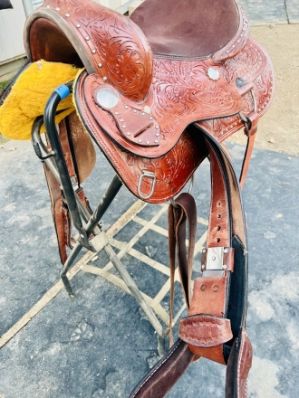 Tack ID: 568120 Western Pleasure saddle for sale - PhotoID: 152515 - Expires 08-Apr-2024 Days Left: 34