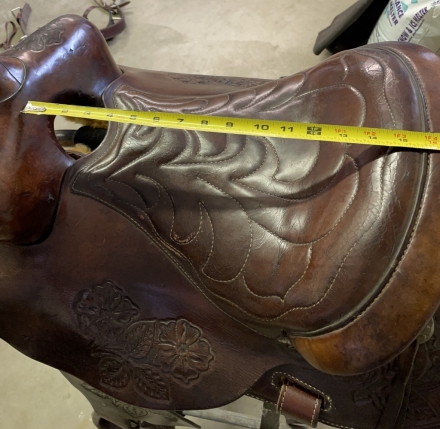 Tack ID: 568285 16 inch Genuine Fallis Balanced Ride Saddle - PhotoID: 152773 - Expires 07-Jun-2024 Days Left: 40