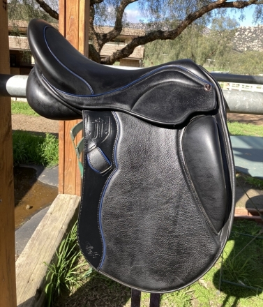 Tack ID: 568326 18 New Dressage saddle - PhotoID: 152812 - Expires 13-Mar-2025 Days Left: 301