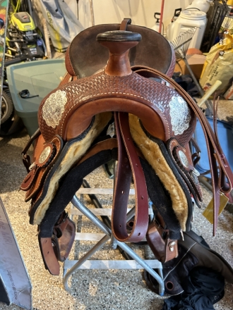 Tack ID: 568462 National Bridle Shop 16.5 Western Show Saddle & Accessories - PhotoID: 152982 - Expires 27-Jul-2024 Days Left: 75