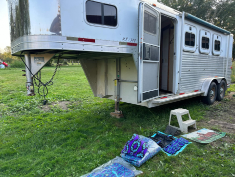 Tack ID: 569996 2003 Three horse aluminum slant load Exiss XT 300 Horse - PhotoID: 155030 - Expires 25-Nov-2025 Days Left: 13