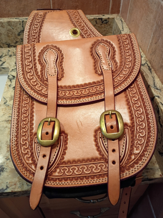 Tack ID: 570032 Western Saddlebags - PhotoID: 155080 - Expires 10-Dec-2025 Days Left: 6