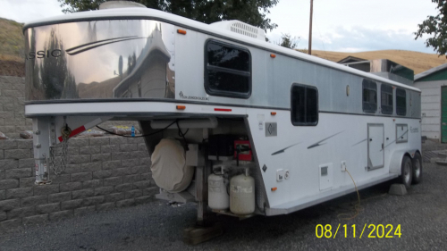 Tack ID: 570054 2003 Classic Aluminum 3-Horse Living Quarters - PhotoID: 155101 - Expires 18-Dec-2025 Days Left: 14