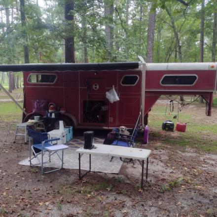 Tack ID: 570059 Fancy Gooseneck Weekender AC/Heat 2 horse Straight Load - PhotoID: 155105 - Expires 19-Dec-2025 Days Left: 15