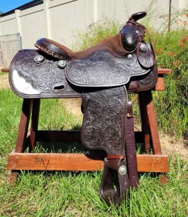 Tack ID: 570061 Classic Rios Show Saddle with Silver - PhotoID: 155125 - Expires 25-Dec-2025 Days Left: 21