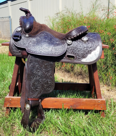 Tack ID: 570061 Classic Rios Show Saddle with Silver - PhotoID: 155126 - Expires 25-Dec-2025 Days Left: 21