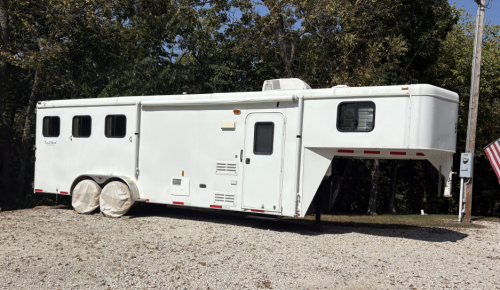 Tack ID: 570091 Bison 2011 3 horse slant w/8’ short wall - PhotoID: 155146 - Expires 01-Jan-2026 Days Left: 28