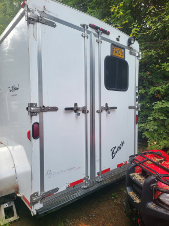 Tack ID: 570093 2012 Bison Trail Hand gooseneck w living quarters - PhotoID: 155151 - Expires 04-Jan-2026 Days Left: 31