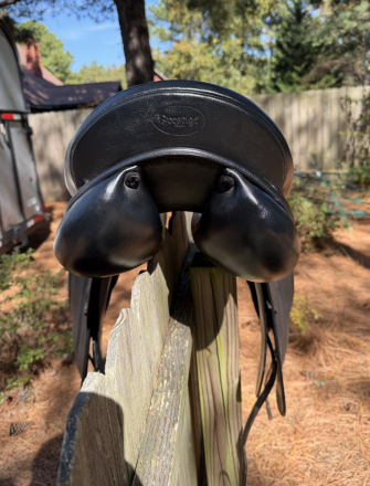 Tack ID: 570133 Prestige Dressage Saddle 18” - PhotoID: 155193 - Expires 19-Jan-2026 Days Left: 46
