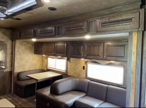 Tack ID: 570136 Trail Master Sierra 3 Horse W/Custom Living Qtrs! - PhotoID: 155200 - Expires 20-Jan-2026 Days Left: 47