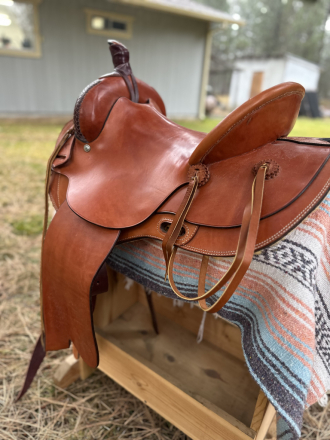 Tack ID: 570142 Lloyd Reed Custom Saddle - 15 1/2 Seat - PhotoID: 155215 - Expires 23-Apr-2026 Days Left: 139
