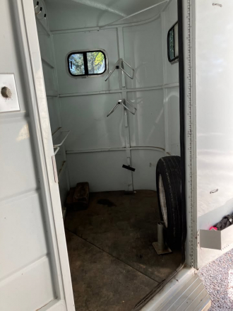 Tack ID: 570143 2004 Morgan Built 2 horse slant load - PhotoID: 155220 - Expires 25-Jan-2026 Days Left: 52