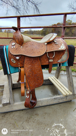 Tack ID: 570148 Circle Y Equitation show saddle with real silver 16 - PhotoID: 155230 - Expires 29-Jan-2026 Days Left: 56