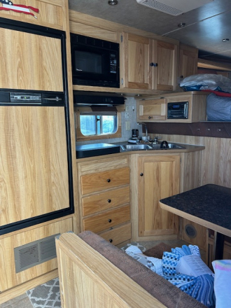 Tack ID: 570151 2007 Platinum Coach Living Quarter 3 Horse Warm Blood - PhotoID: 155236 - Expires 29-Apr-2026 Days Left: 146