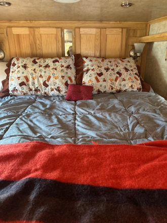 Tack ID: 570151 2007 Platinum Coach Living Quarter 3 Horse Warm Blood - PhotoID: 155237 - Expires 29-Apr-2026 Days Left: 146