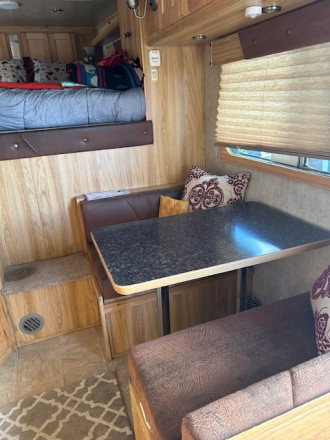 Tack ID: 570151 2007 Platinum Coach Living Quarter 3 Horse Warm Blood - PhotoID: 155238 - Expires 29-Apr-2026 Days Left: 146