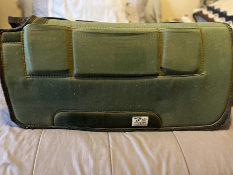 Tack ID: 570163 Diamond Wool Contour Relief Pad - PhotoID: 155247 - Expires 02-Feb-2026 Days Left: 60