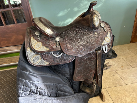 Tack ID: 570169 Kathys show saddle - PhotoID: 155255 - Expires 07-Feb-2026 Days Left: 65