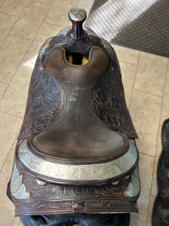 Tack ID: 570169 Kathys show saddle - PhotoID: 155256 - Expires 07-Feb-2026 Days Left: 65