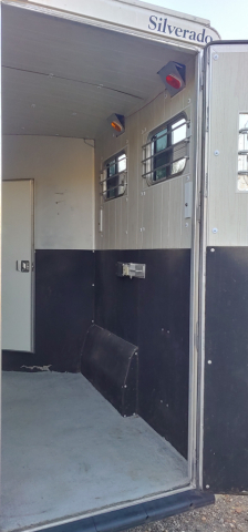 Tack ID: 570190 96 Silverado Gooseneck - PhotoID: 155282 - Expires 18-Feb-2026 Days Left: 76