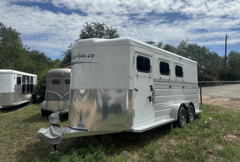 Tack ID: 570192 2023 Trails West Sierra II 3 Horse Warmblood Horse Trailer - PhotoID: 155299 - Expires 24-Feb-2026 Days Left: 53