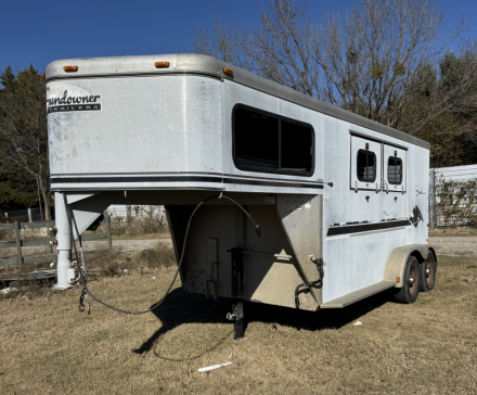 Tack ID: 570201 Aluminum Horse trailer - PhotoID: 155363 - Expires 14-Mar-2026 Days Left: 71