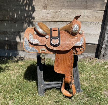 Tack ID: 570207 Like New Used Broken Horn Silver Show Saddle For Sale - PhotoID: 155306 - Expires 01-Mar-2026 Days Left: 87