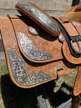 Tack ID: 570207 Like New Used Broken Horn Silver Show Saddle For Sale - PhotoID: 155307 - Expires 01-Mar-2026 Days Left: 87