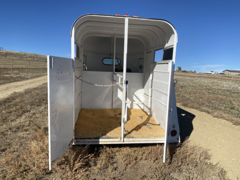 Tack ID: 570223 1997 CM 2 Horse Straight Load Trailer - PhotoID: 155335 - Expires 08-Mar-2026 Days Left: 86