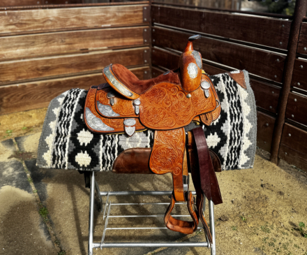 Tack ID: 570329 13.5 Billy Cook Used Custom Show Saddle - PhotoID: 155432 - Expires 23-Apr-2026 Days Left: 86