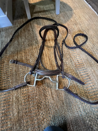 Tack ID: 570333 Edgewood hunter bridle - PhotoID: 155446 - Expires 27-Apr-2026 Days Left: 90