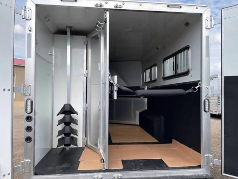 Tack ID: 570336 2023 Lakota Gooseneck Living Quarters 4 Horse Trailer - PhotoID: 155451 - Expires 30-Apr-2026 Days Left: 77