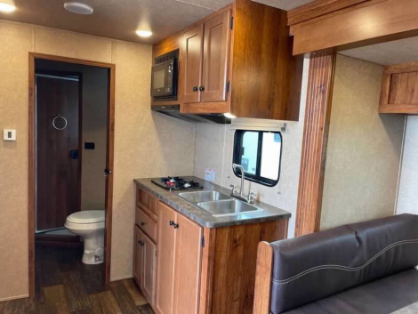 Tack ID: 570336 2023 Lakota Gooseneck Living Quarters 4 Horse Trailer - PhotoID: 155453 - Expires 30-Apr-2026 Days Left: 77