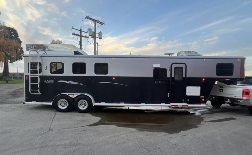 Tack ID: 570351 ✨2007 Classic Gold Buckle 4 Horse Living Quarters✨ - PhotoID: 155471 - Expires 15-May-2026 Days Left: 78