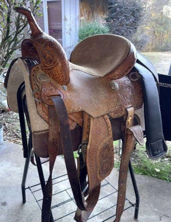 Tack ID: 570354 13” PRO Lite Saddle/Classic Equine Pad - PhotoID: 155475 - Expires 16-May-2026 Days Left: 88