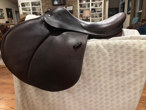 Tack ID: 570365 2022 Voltaire Stuggart 17.5 inch Jumping Saddle - PhotoID: 155483 - Expires 20-Aug-2026 Days Left: 172