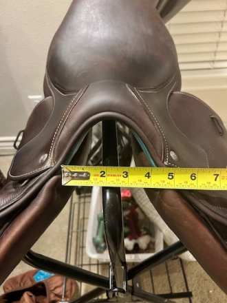 Tack ID: 570365 2022 Voltaire Stuggart 17.5 inch Jumping Saddle - PhotoID: 155487 - Expires 20-Aug-2026 Days Left: 172