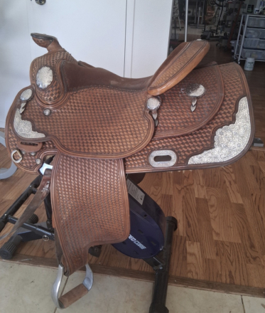 Tack ID: 570387 BROKEN HORN SILVER WESTERN SADDLE 15 - PhotoID: 155521 - Expires 31-Aug-2026 Days Left: 180