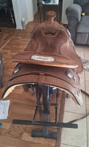 Tack ID: 570387 BROKEN HORN SILVER WESTERN SADDLE 15 - PhotoID: 155523 - Expires 31-Aug-2026 Days Left: 180