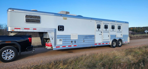 Tack ID: 570405 4-STAR HORSE TRAILER WITH 4 HORSE SLANT 2007 - PhotoID: 155547 - Expires 08-Jun-2026 Days Left: 87