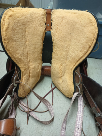 Tack ID: 570414 Circle Y pioneer flex 2 pleasure trail saddle - PhotoID: 155560 - Expires 15-Jun-2026 Days Left: 90