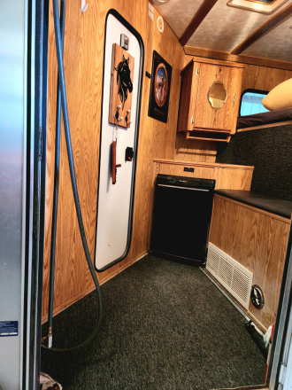 Tack ID: 570473 1999 Circle J Gooseneck Aluminum 2 Horse Trailer - PhotoID: 155711 - Expires 31-Aug-2026 Days Left: 80