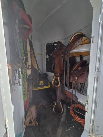 Tack ID: 570489 2001 C&B 3 horse slant bumper pull (Location Morton, WA) - PhotoID: 155621 - Expires 28-Jul-2026 Days Left: 84
