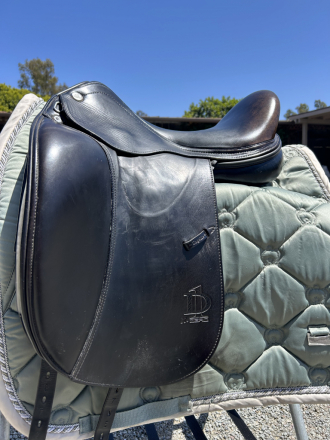 Tack ID: 570490 Prestige D1 Dressage Saddle 17” L – Engelke – Black - PhotoID: 155625 - Expires 28-Jul-2026 Days Left: 84