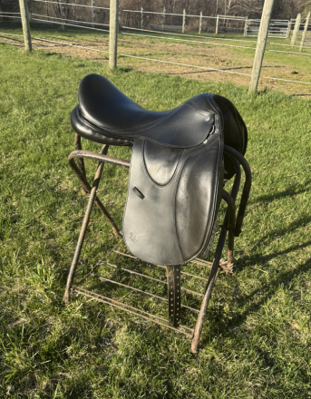 Tack ID: 570491 Toulouse Aachen Pro Dressage Saddle, 18, Adjustable - PhotoID: 155627 - Expires 27-Oct-2026 Days Left: 178